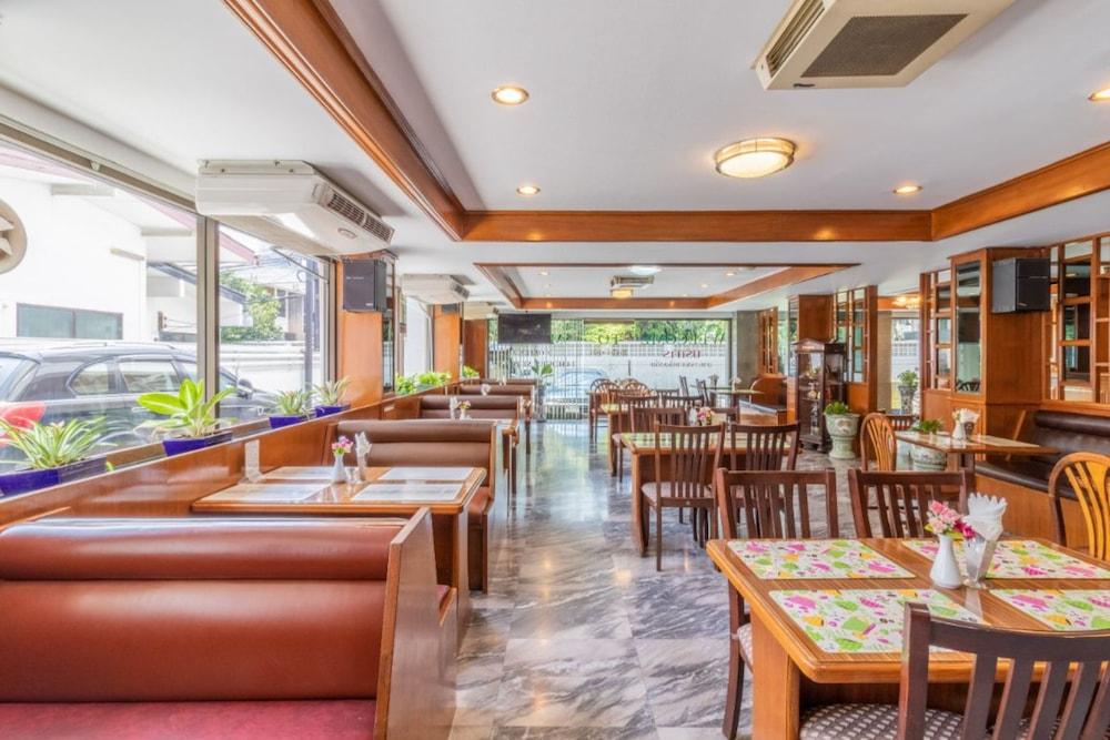 Siam Palace Hotel Bangkok Exterior photo